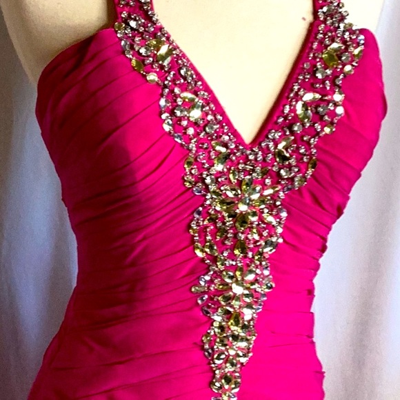 JJs House Fabulous bright  pink gown with Rhinestones size 2/4 - Like New - Picture 2 of 9